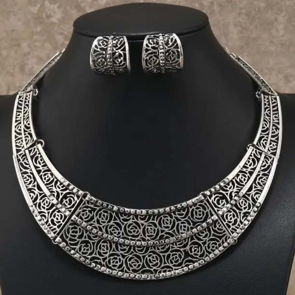 SILVERY PERSIA FILIGREE PANELS COLLAR NECKLACE & EARRINGS 49